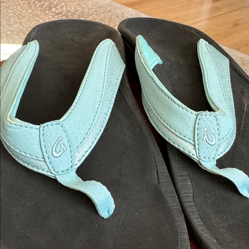 OLUKAI Womens Obama Light Blue Flip Flops Sandals Beach Summer Spring SZ 10 - Picture 3 of 10